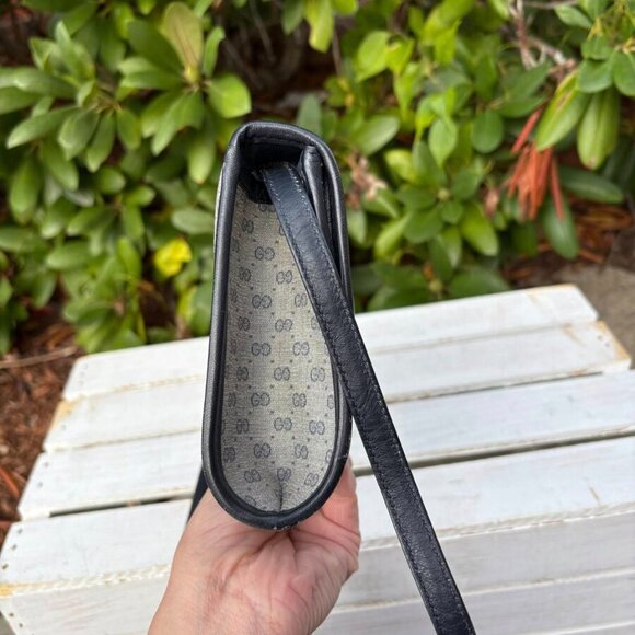 Gucci Vintage Clutch Crossbody - Picture 4 of 12